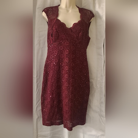 PETITE SZ 8 burgundy Cocktail Dress - Picture 2 of 4